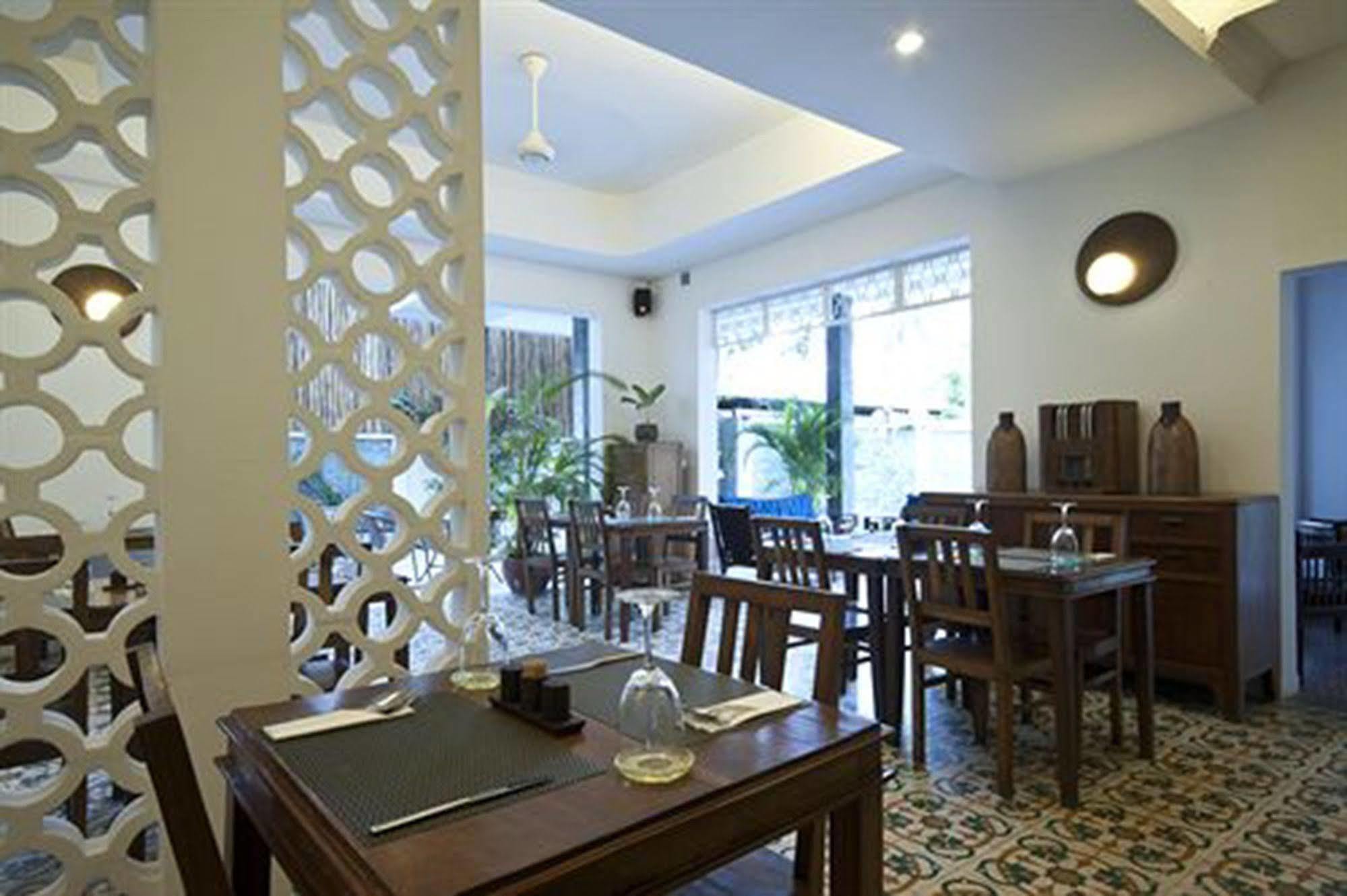 The Sangkum Hotel Phnom Penh Exteriör bild