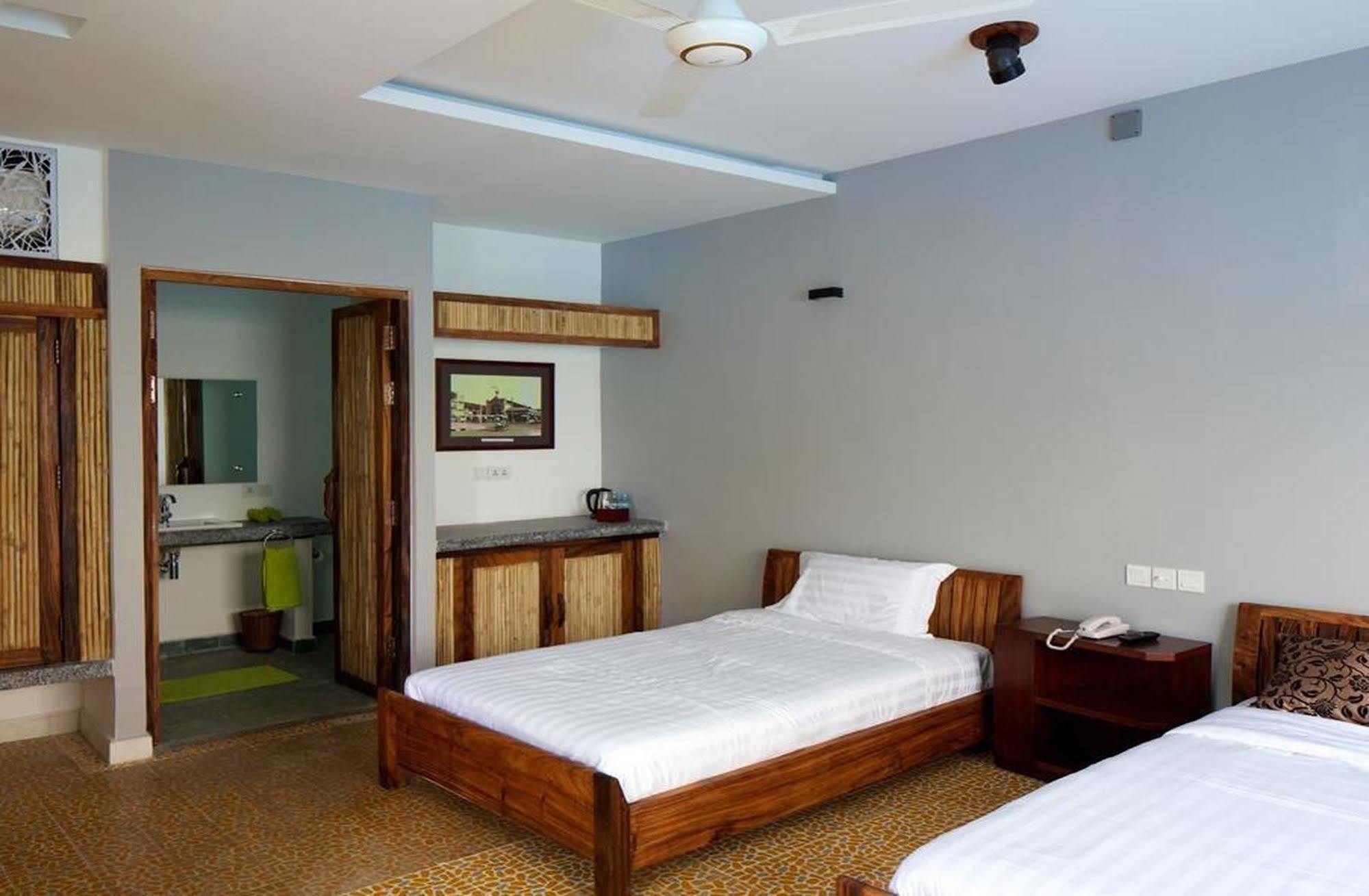 The Sangkum Hotel Phnom Penh Exteriör bild